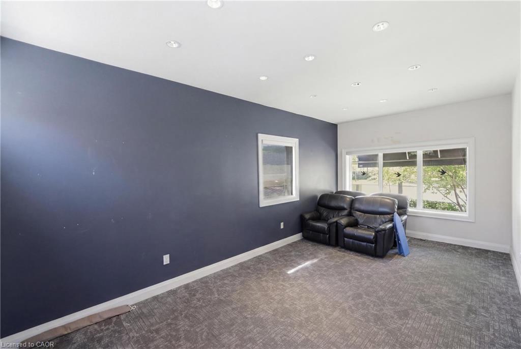 60 King Street W Property Photo 33