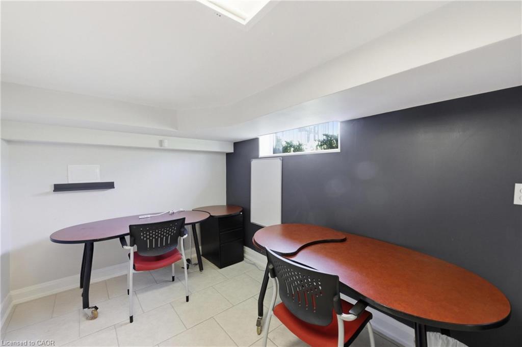 60 King Street W Property Photo 39