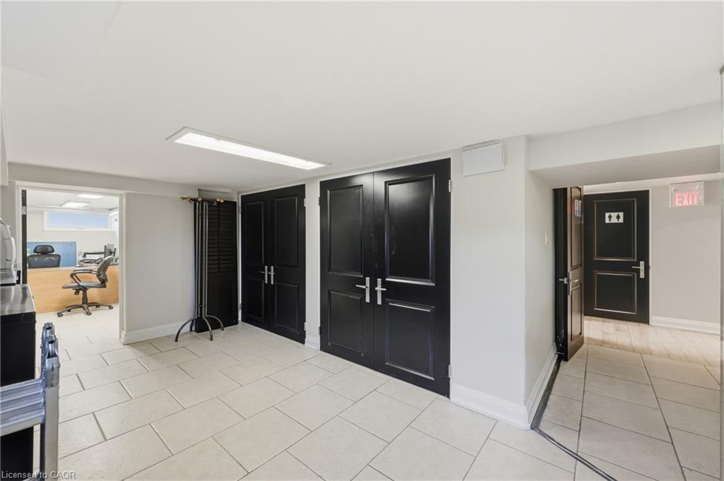 60 King Street W Property Photo 40