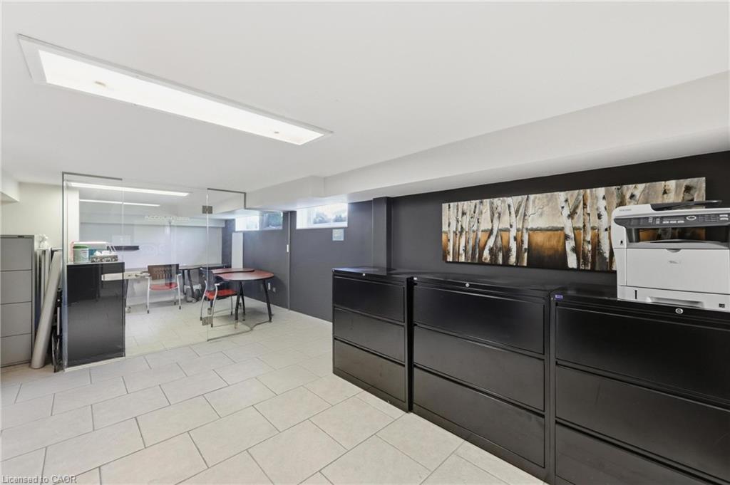 60 King Street W Property Photo 46