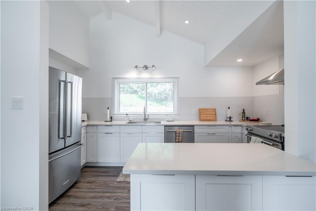 1056 Inawendawin Road Property Photo 8