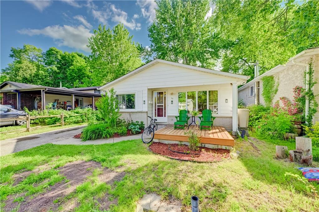 53 Helene Crescent Property Photo 2