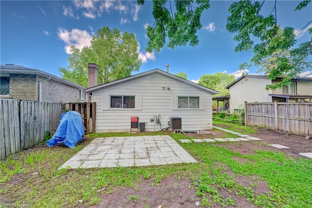 53 Helene Crescent Property Photo 8