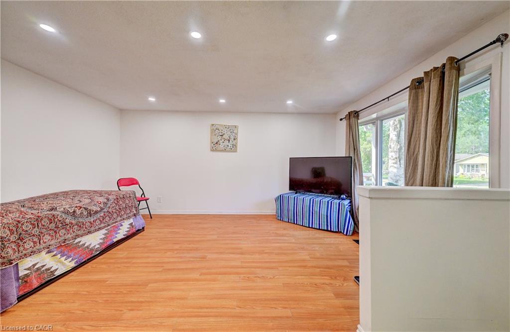 53 Helene Crescent Property Photo 12