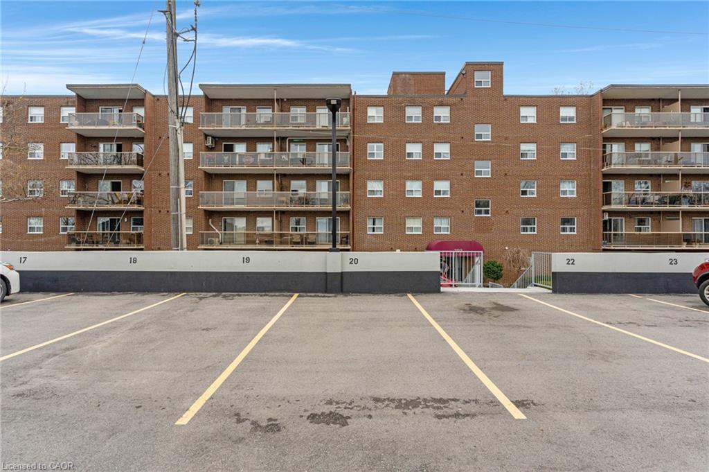 114-793 Colborne Street Property Photo 29
