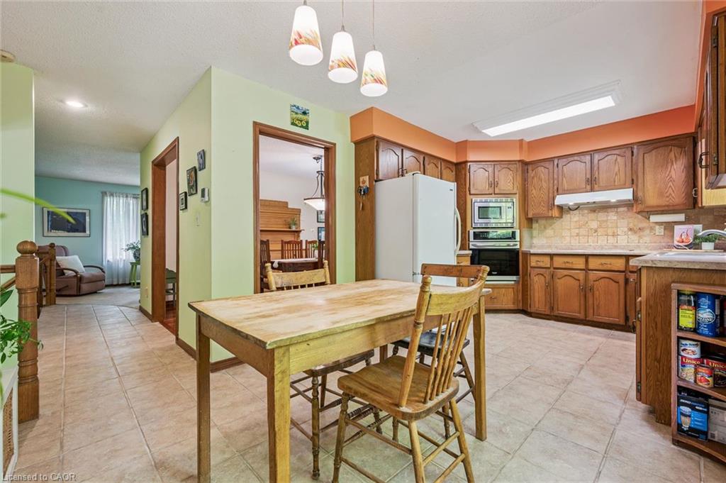 18 Mcelderry Road Property Photo 12