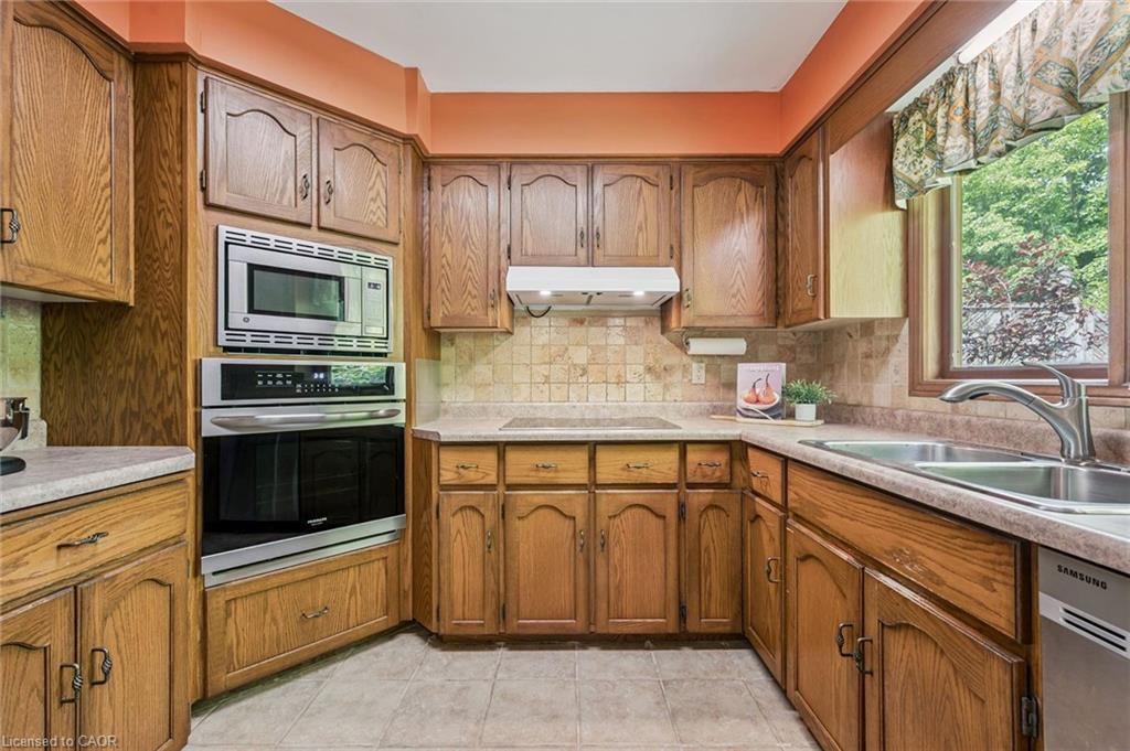 18 Mcelderry Road Property Photo 14