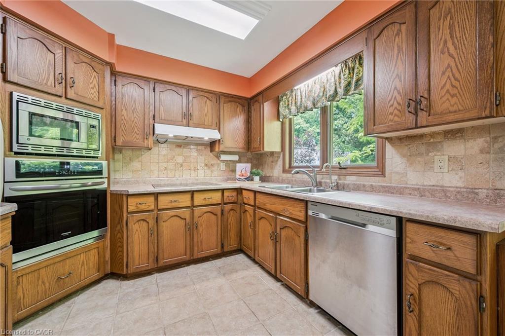 18 Mcelderry Road Property Photo 15