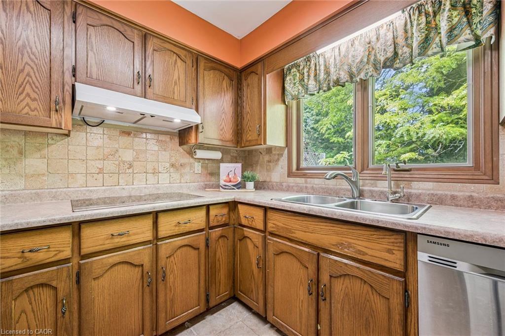 18 Mcelderry Road Property Photo 16