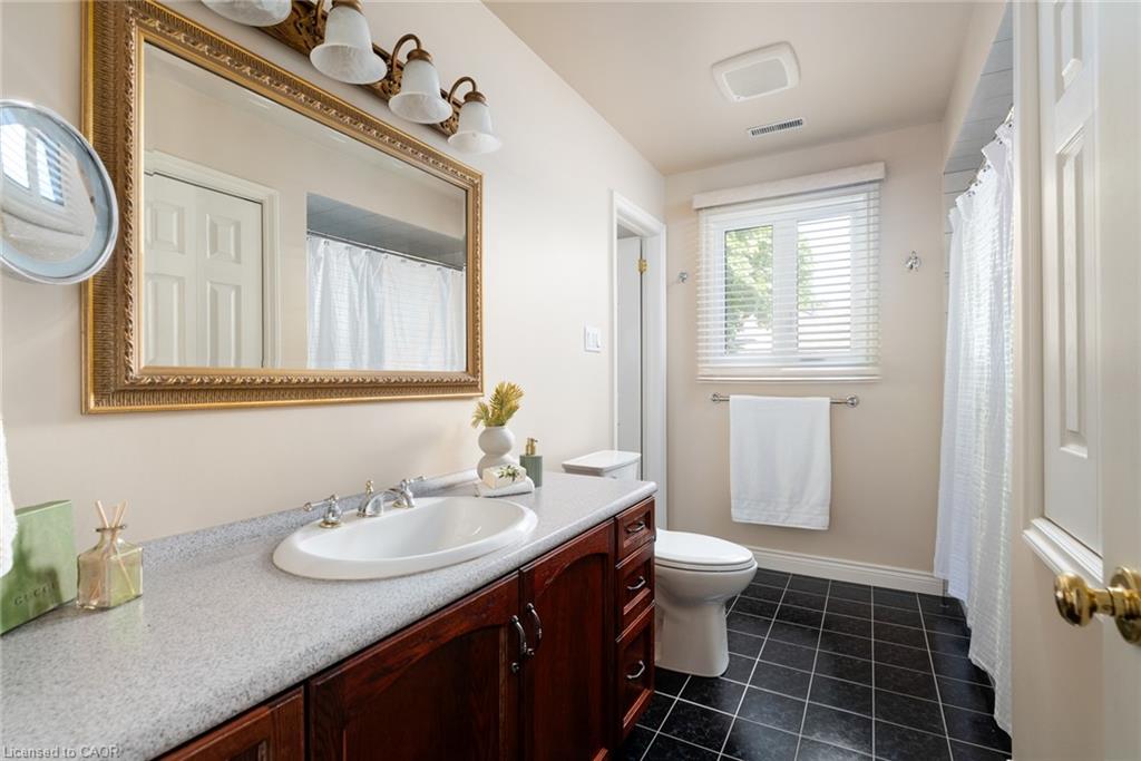 3629 Swirlingleaves Crescent Property Photo 27