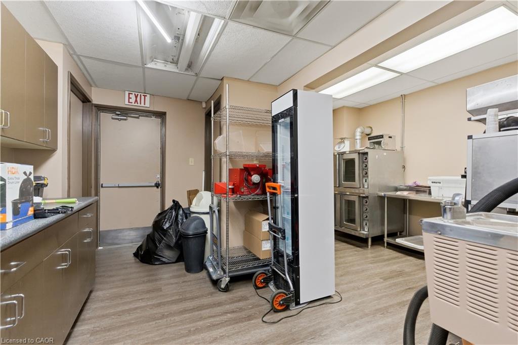 389 Dundas Street Property Photo 6