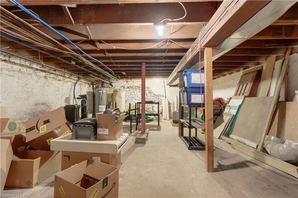 389 Dundas Street Property Photo 8