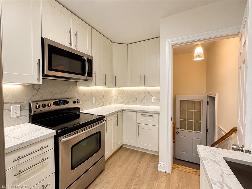 9 Grenadier Drive Property Photo 6