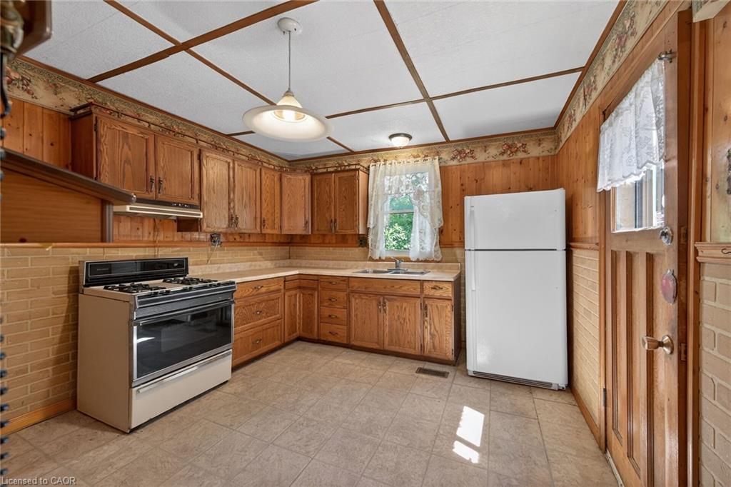 13 Brant Street Property Photo 15