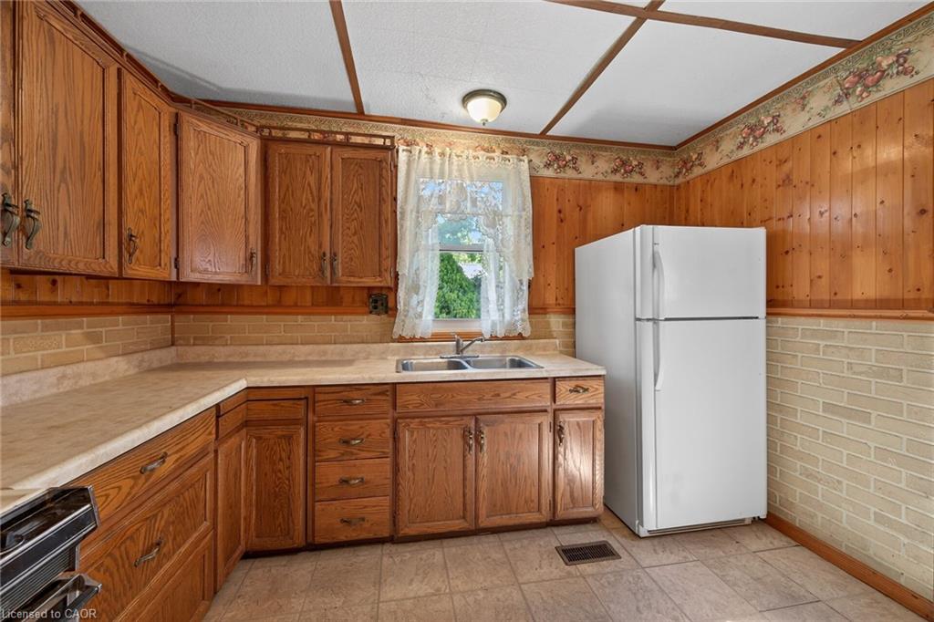 13 Brant Street Property Photo 17