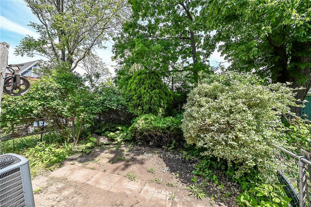 13 Brant Street Property Photo 39