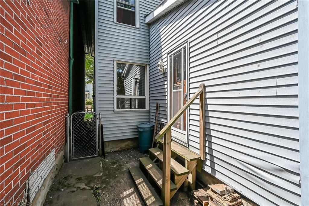 13 Brant Street Property Photo 40