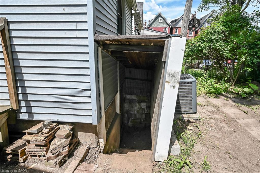 13 Brant Street Property Photo 41