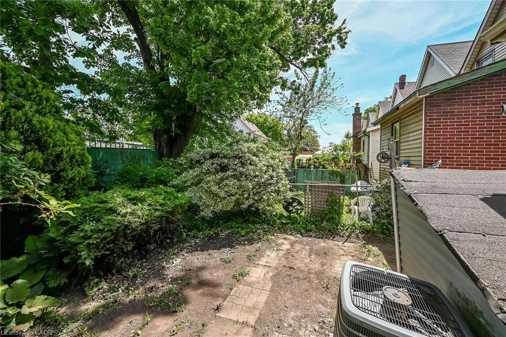 13 Brant Street Property Photo 43