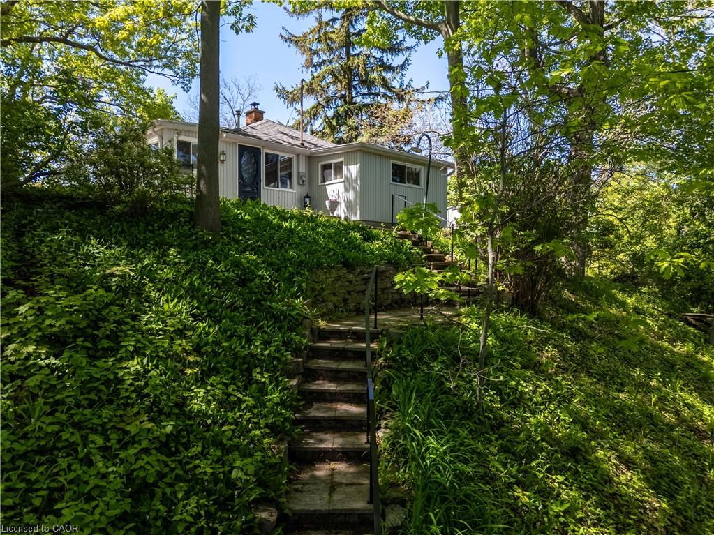 689 Sandy Bay Road Property Photo 4