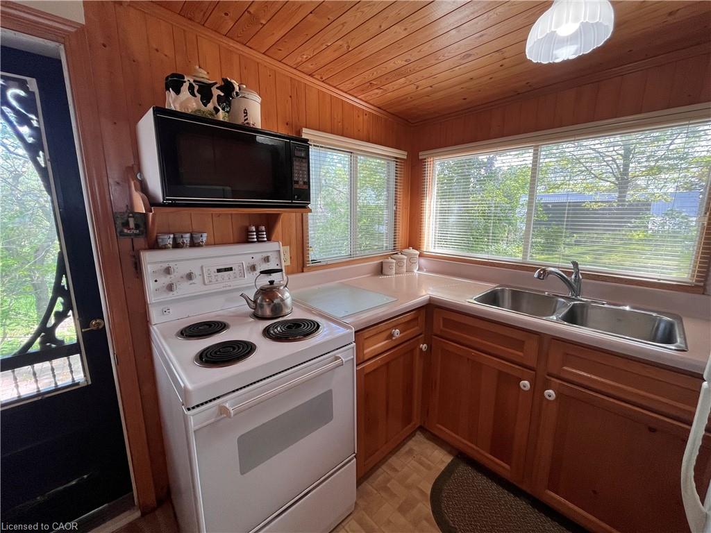 689 Sandy Bay Road Property Photo 14