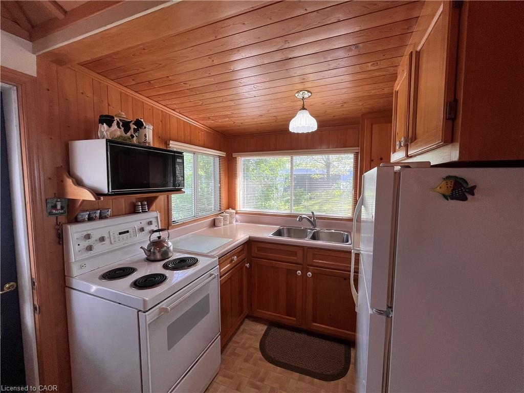 689 Sandy Bay Road Property Photo 15