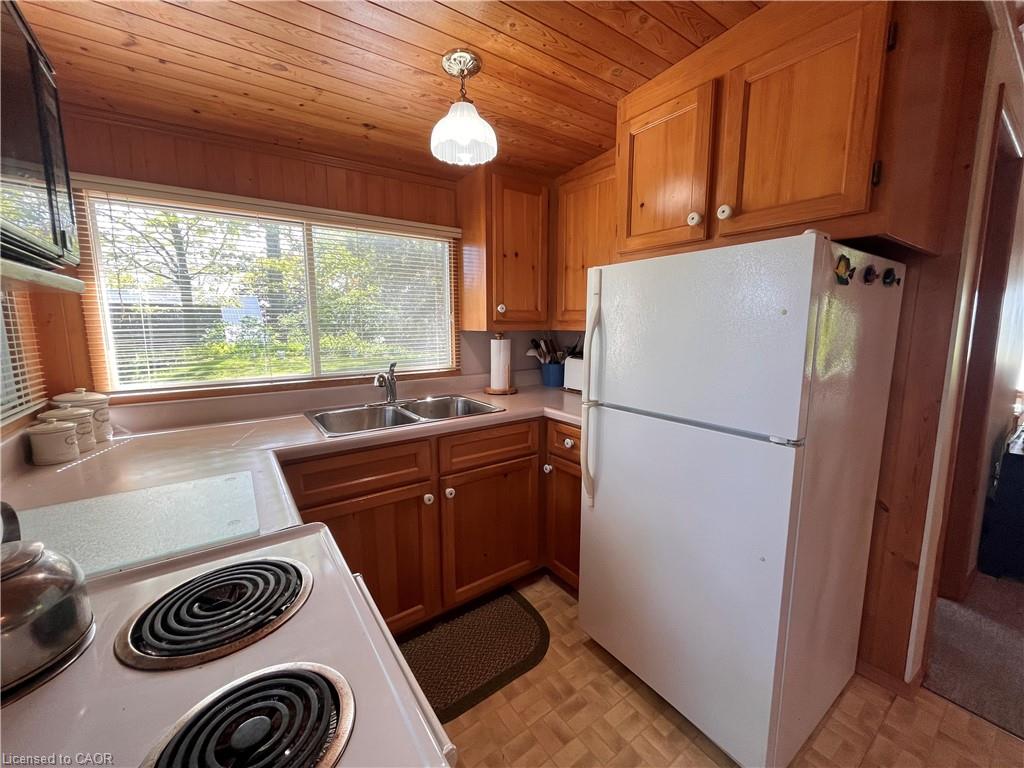 689 Sandy Bay Road Property Photo 16