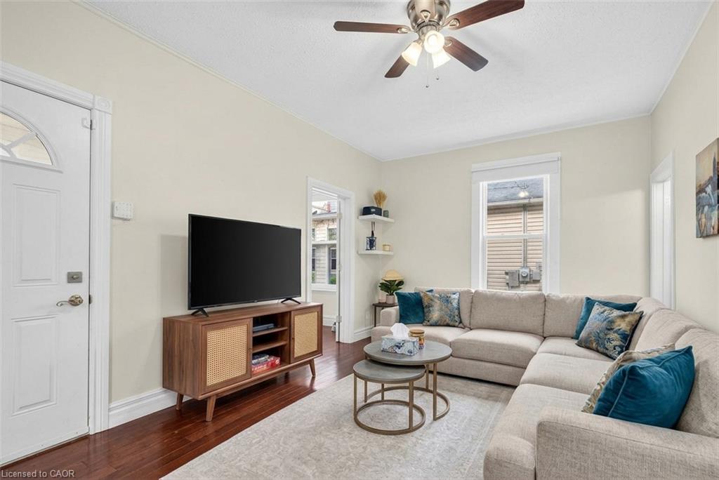 221 Grand River Avenue Property Photo 6