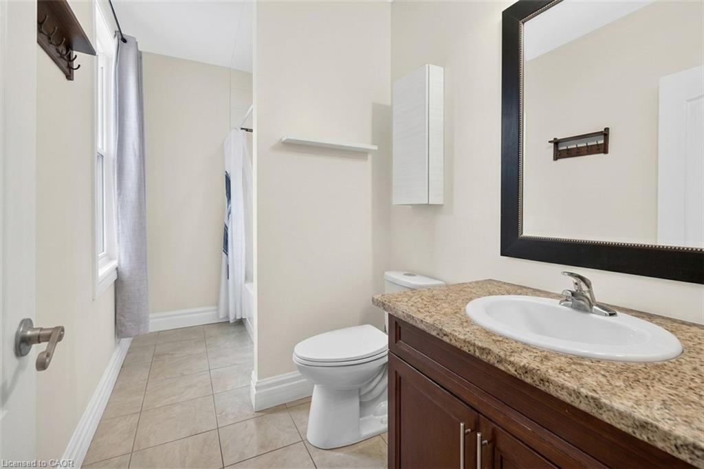 221 Grand River Avenue Property Photo 13