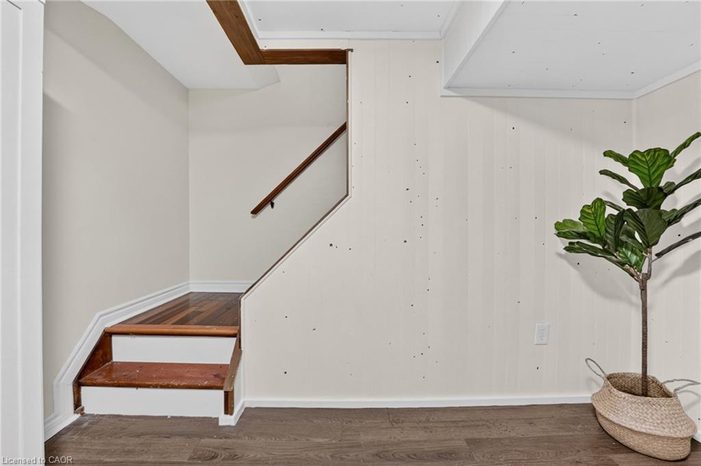6543 Chippewa Road E Property Photo 27
