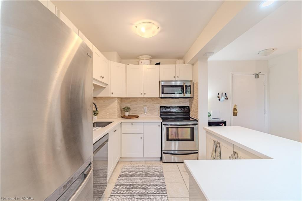 305-648 Grey Street Property Photo 4