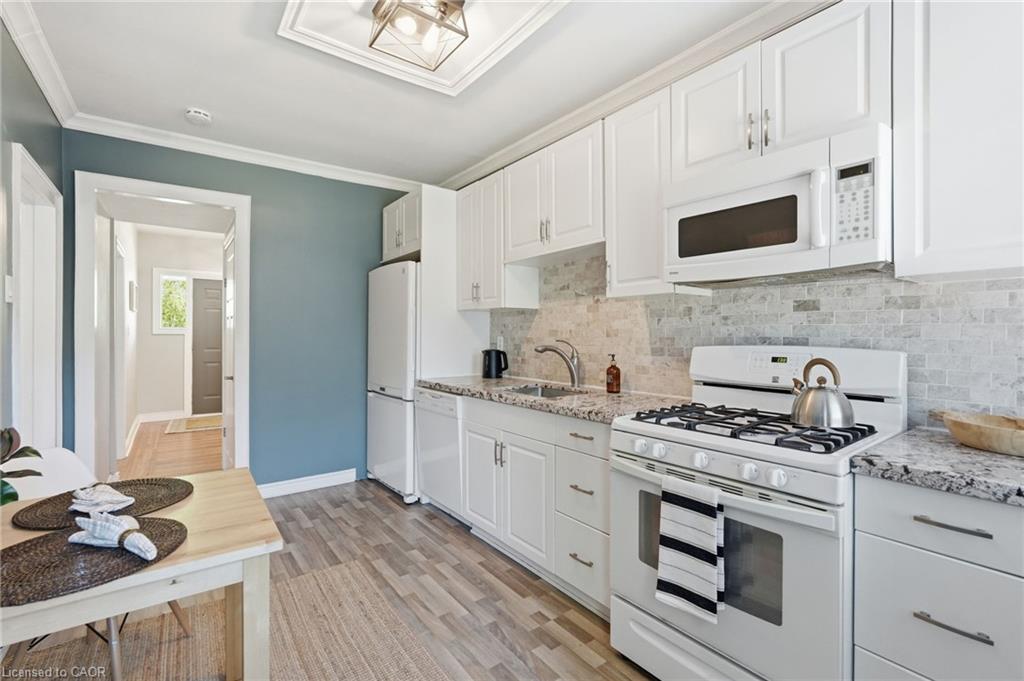 170 Kensington Avenue S Property Photo 9