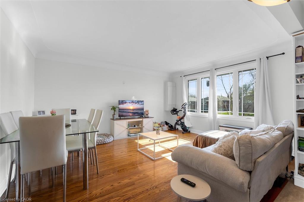 406 East 43rd Street Property Photo 5