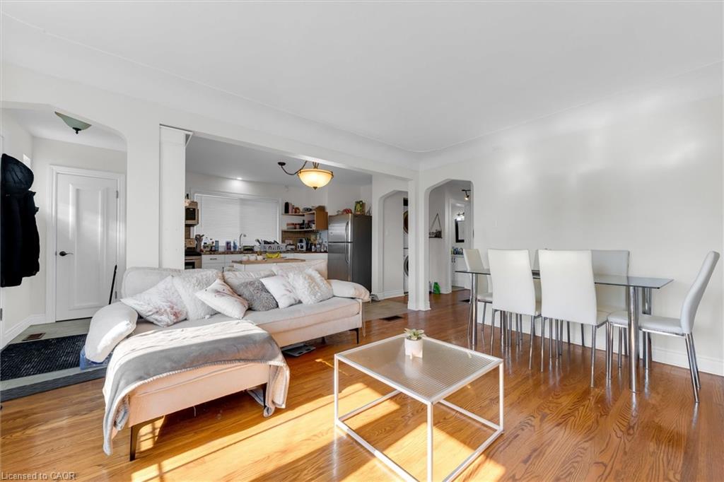 406 East 43rd Street Property Photo 6