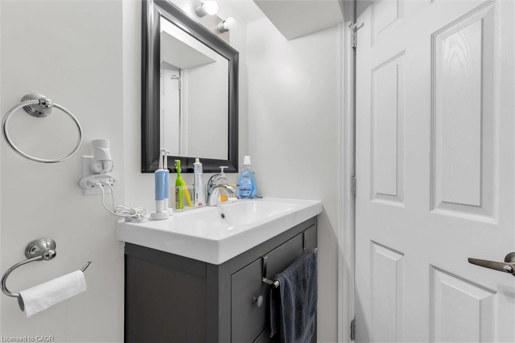 406 East 43rd Street Property Photo 25