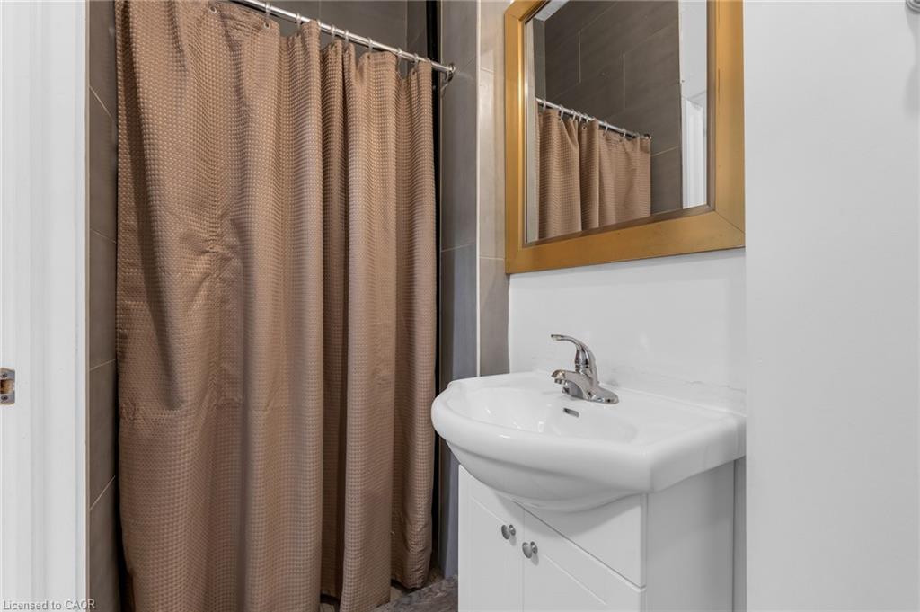 1371 Main Street E Property Photo 11