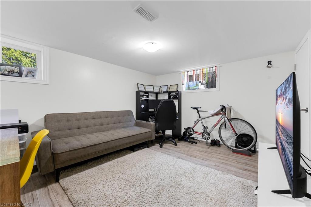 406 East 43rd Street Property Photo 27