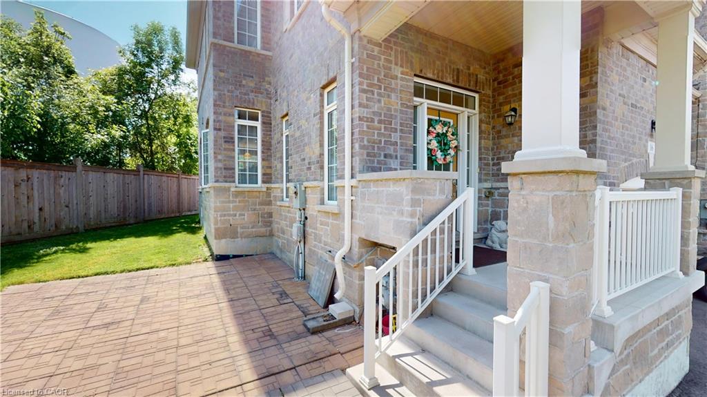 16 Ridgegate Crescent Property Photo 2