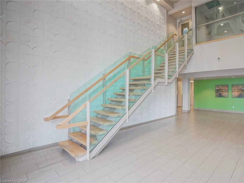 1105-8 Hickory Street W Property Photo 4