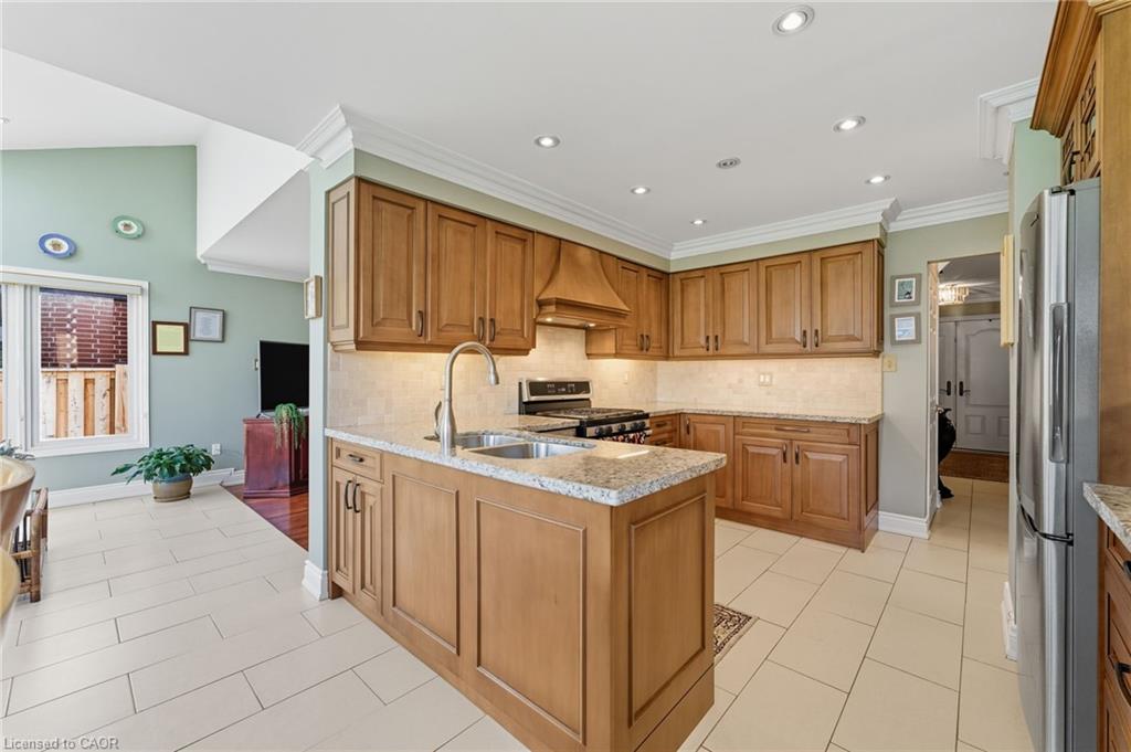 3043 Vanderbilt Road Property Photo 5
