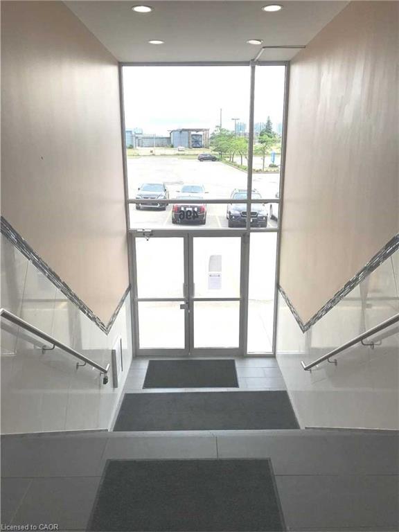 3-496 Albert Street Property Photo 3