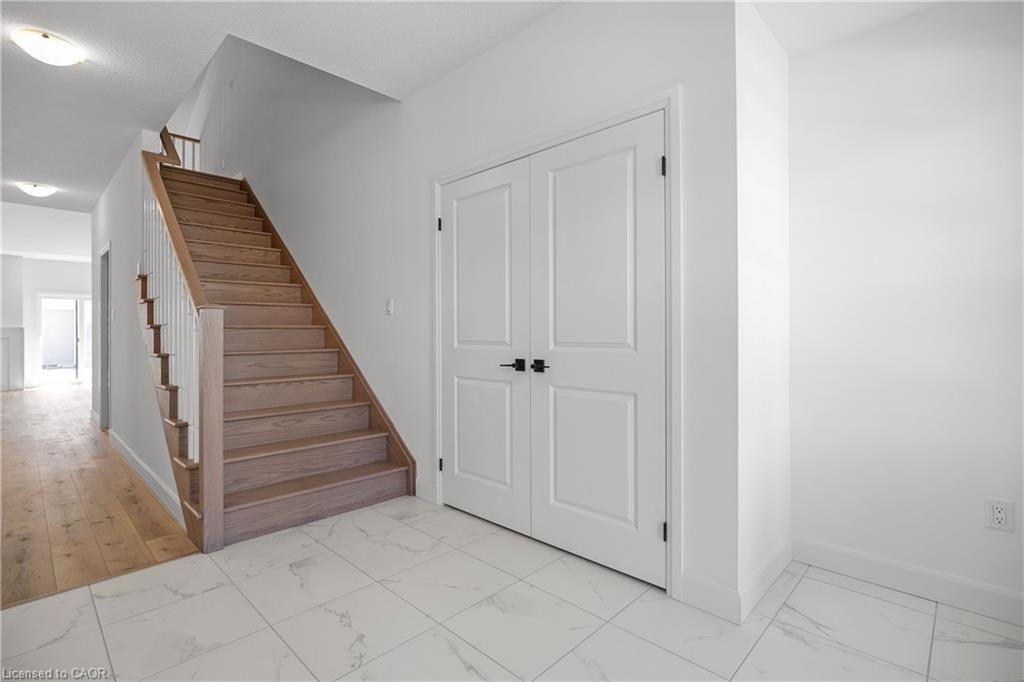 26 Beachwalk Crescent Property Photo 6