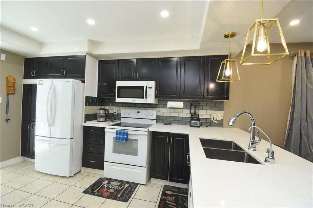 334 St. Lawrence Drive Property Photo 10