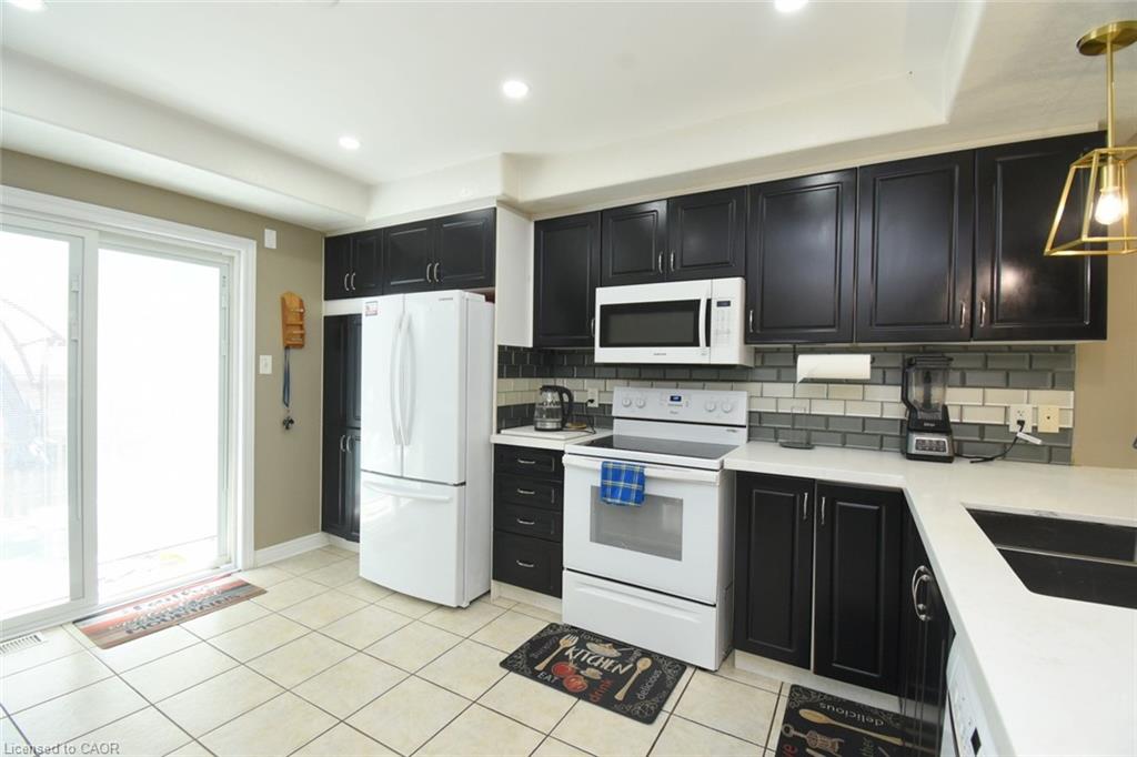 334 St. Lawrence Drive Property Photo 11