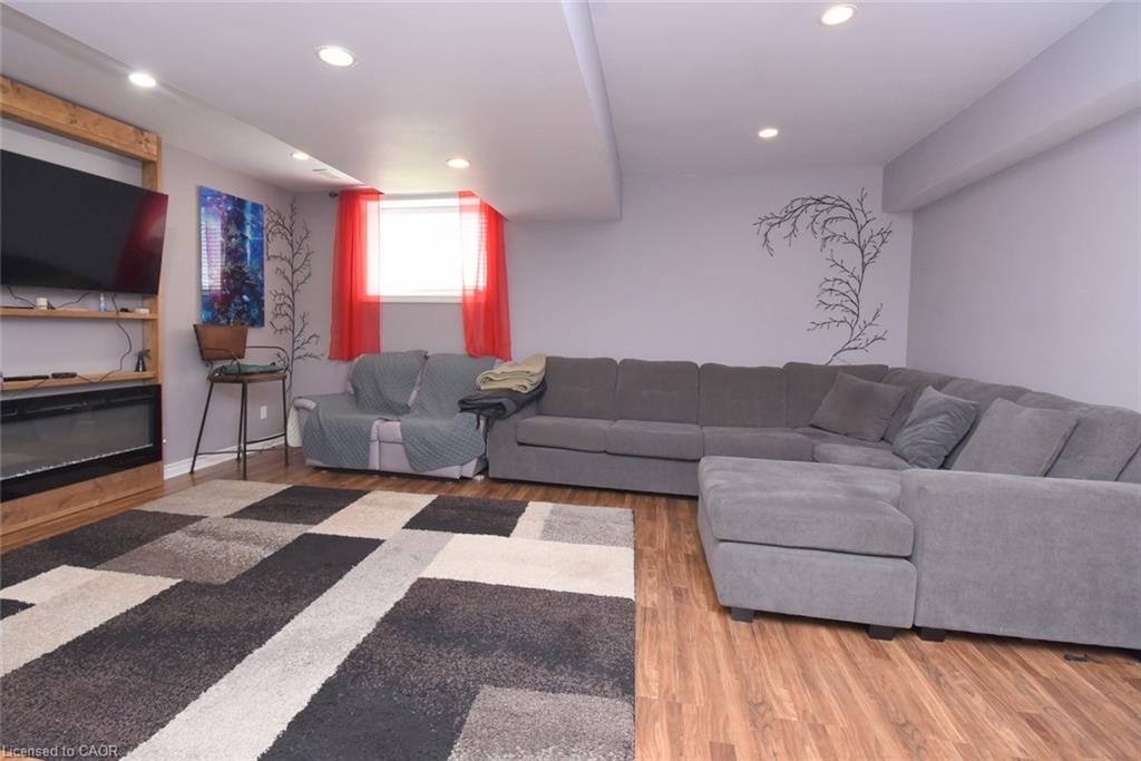 334 St. Lawrence Drive Property Photo 17