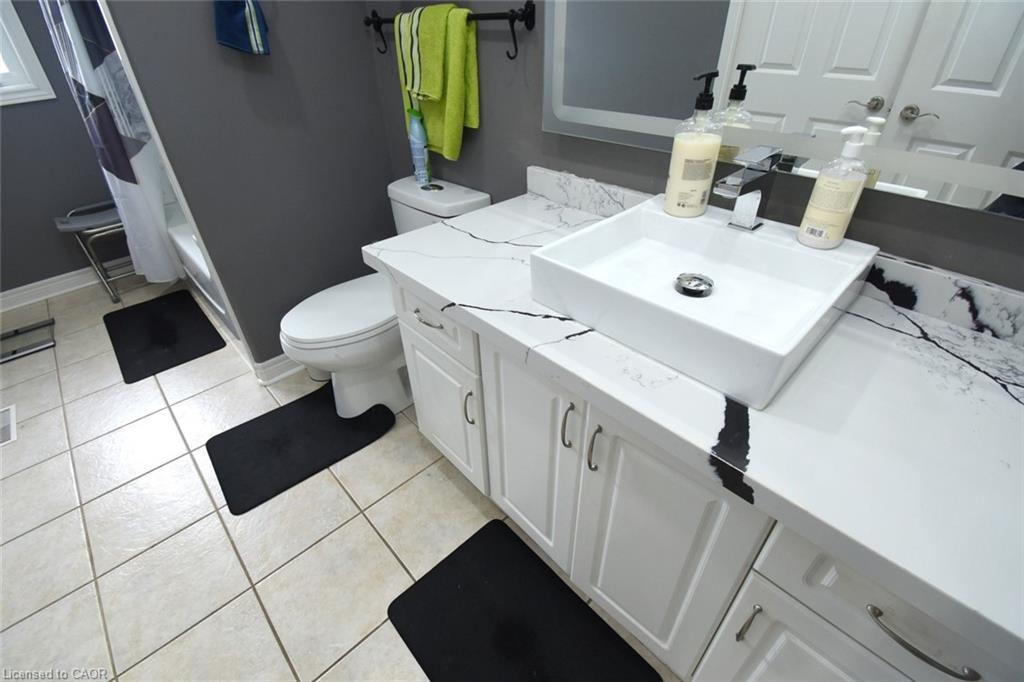 334 St. Lawrence Drive Property Photo 24