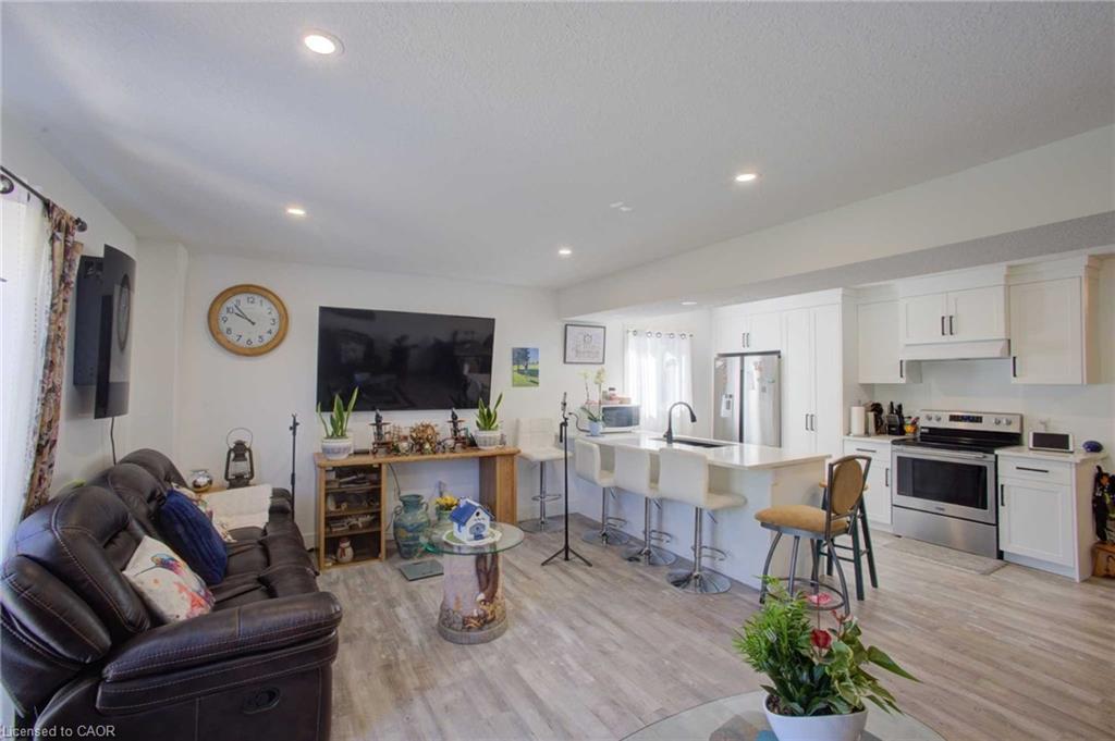 123 Egan Avenue Property Photo 14
