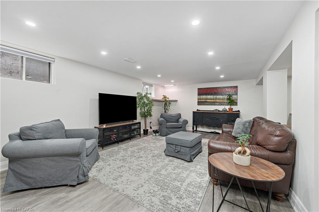 1063 Maplehurst Avenue Property Photo 14