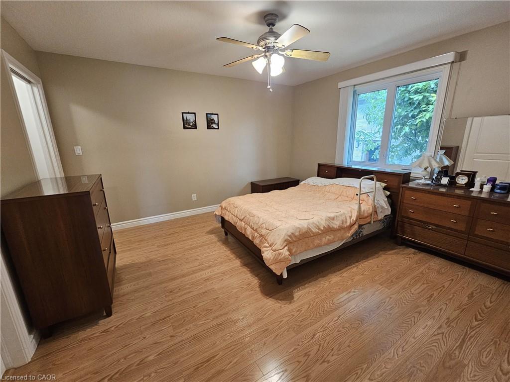 39 Ross Avenue N Property Photo 29