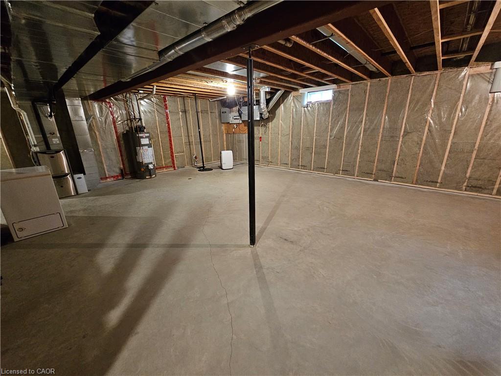 39 Ross Avenue N Property Photo 34